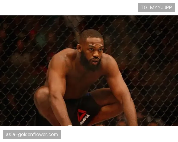 “骨头”琼斯确认膝伤恢复良好,目标锁定2026年末与帕夫洛维奇的重赛